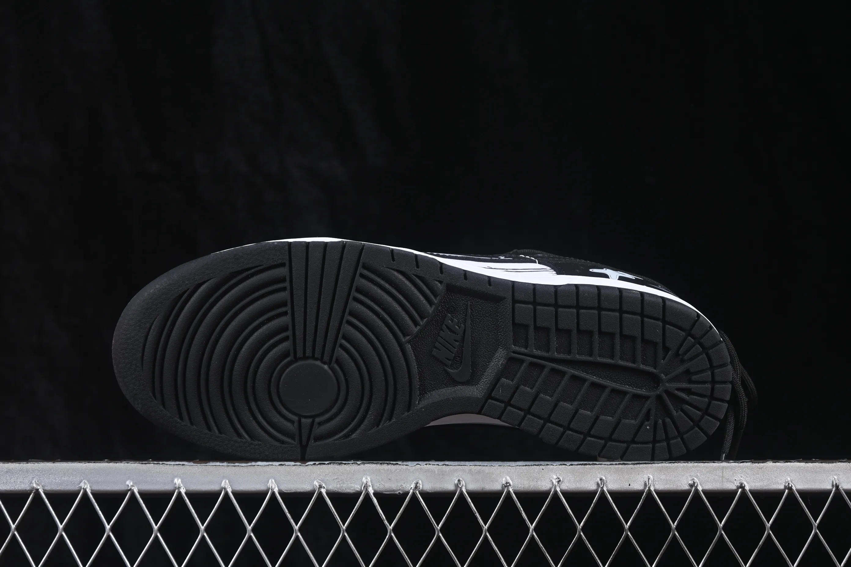 All categories Nk SB Dunk Series Nk SB Dunk Low High-end customized low-top sneakers Nike SB Dunk Low straps low-top casual sneakers DD1391-100